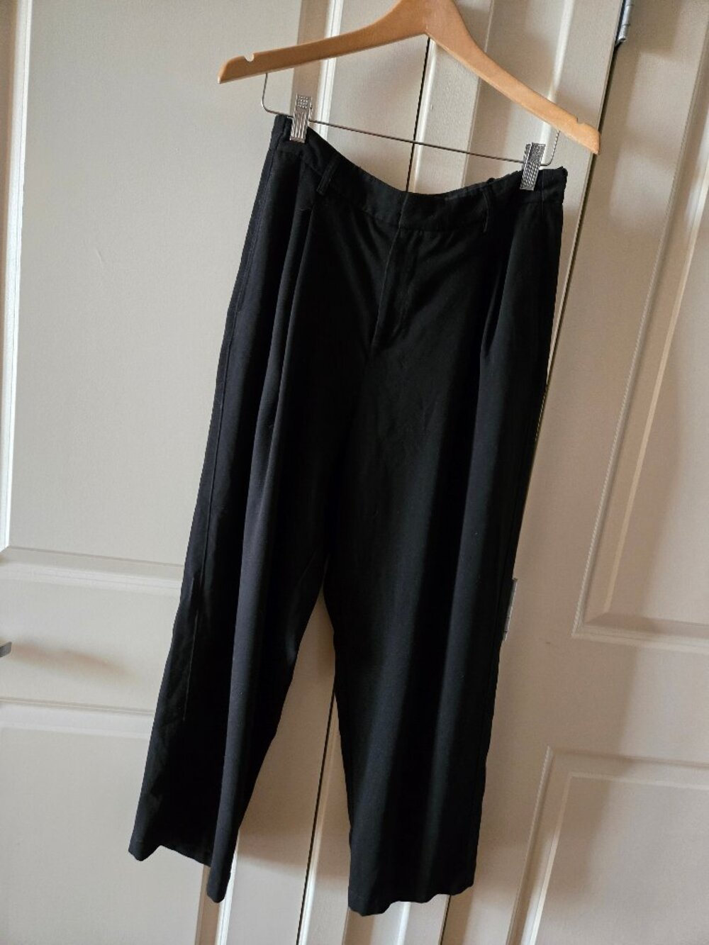 Urban Outfitters L black slacks